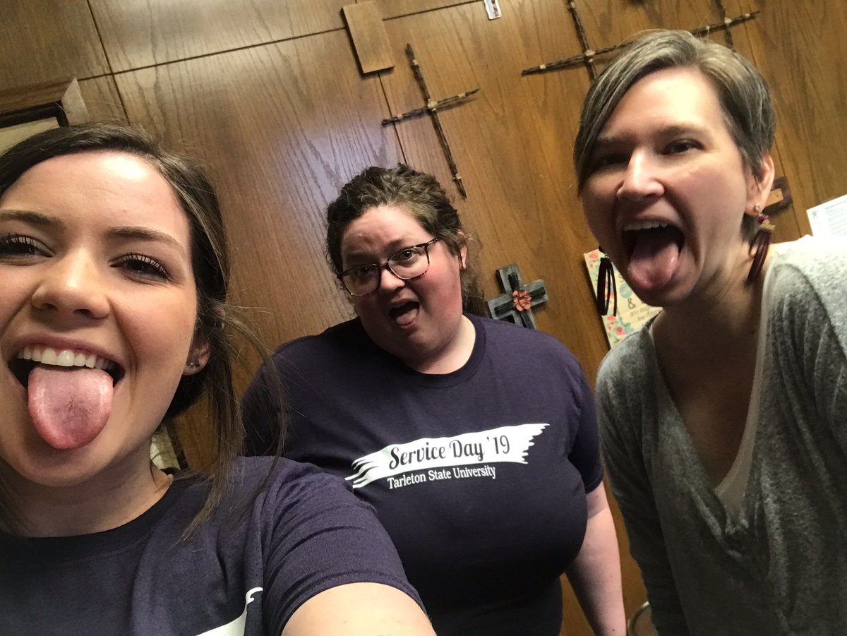 KathrynFritts's tweet photo. Having a great Service Day at Cross Timbers Fine Arts Council! @realsocialwork @TarletonSOCW #TarletonService2019 https://t.co/LdcOSJHmLS