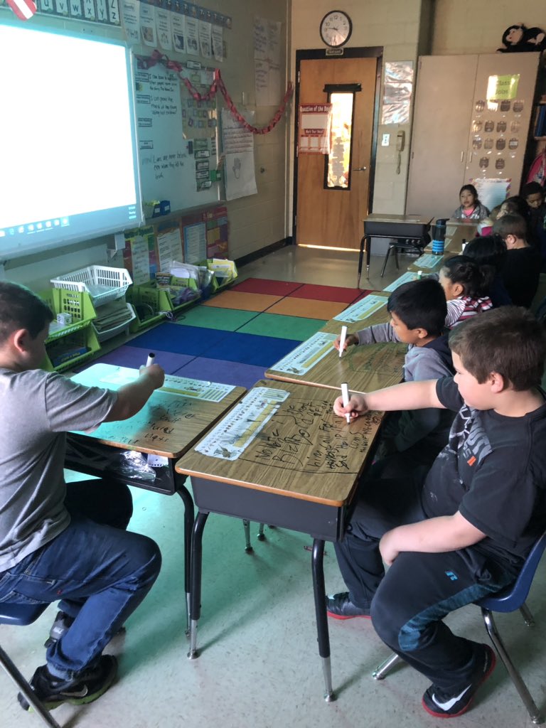 MrsOliver20's tweet photo. Math journals and using digiblocks to solve subtraction within a 1000 problems! Love how hard these Braves work! @ginnybaldwin #CCSDMathMadness https://t.co/7xuuj24aWR
