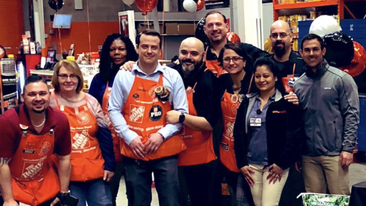 CCardelfe's tweet photo. Had a great walk with Chrystal, Ro and Jackie.. a big THANK YOU goes to team 903, for all that you do!! Could not ask for a better team!!! https://t.co/JTUkSePnPA