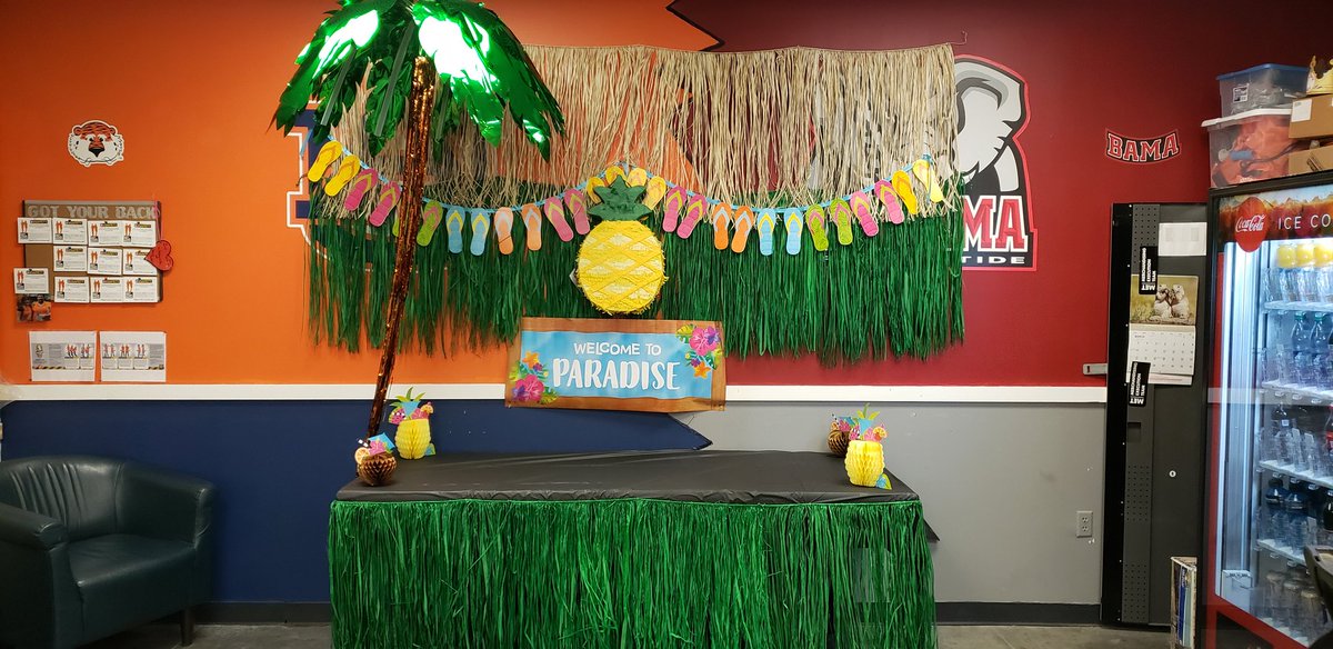 Maranda0808's tweet photo. Ready for our #successshare weekend! #paradise #tropical #associatesuccess #homedepot #dothan #celebrate #3dayparty #hula @rfriedlieb @TimSirdevanHD @AmandaKincadeSE @THDChrisH @williemgriffjr @SASM0808 @carolyn0808 https://t.co/2AWMvvRwWm