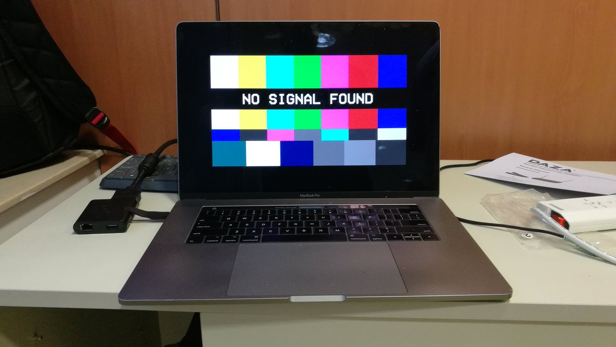 bairesweb's tweet photo. Aunque no parezca, @villanuevand tiene todo bajo control para hablarnos sobre "Notificaciones en la web" en la primera charla de la tarde! 🖥️💡⚠️ https://t.co/ExLwQMCxyA