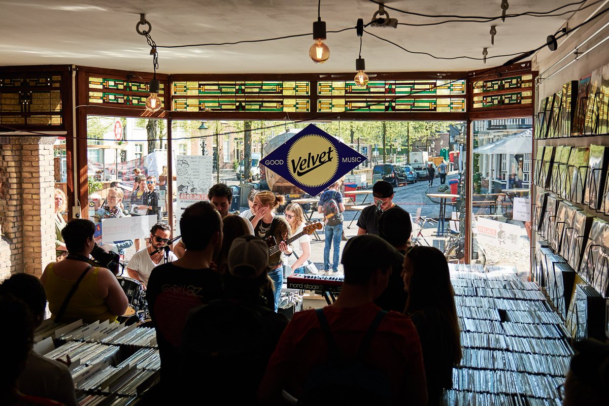 3voor12 Utrecht (@3voor12utrecht) on Twitter photo #RSD19: De Record Store Day instores in de provincie Utrecht.
De Kift, The Visual, The Grand East, Paulusma, Jeangu Macrooy, Pieter de Graaf en meer in je lokale platenzaak. <a href="/RSDNL/">Record Store Day NL</a> bit.ly/2Wh5ckI #RSD19: De Record Store Day instores in de provincie Utrecht.
De Kift, The Visual, The Grand East, Paulusma, Jeangu Macrooy, Pieter de Graaf en meer in je lokale platenzaak. <a href="/RSDNL/">Record Store Day NL</a> bit.ly/2Wh5ckI