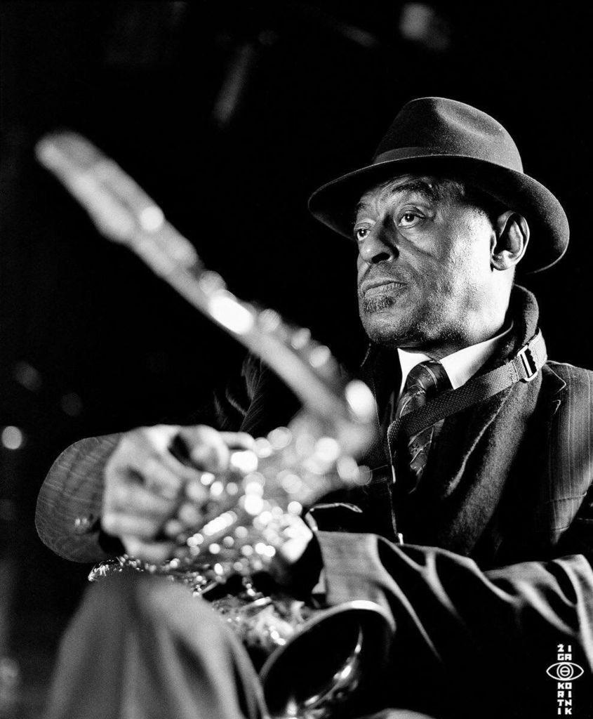 Archie Shepp - Down Home New York
bluesketches.tumblr.com/post/180107180…

Album: Down Home New York, 1984

#ArchieShepp (ts, ss, v)
#CharlesMcGhee (t, v)
#KennyWerner (p, v)
#SahebSarbib (b, v)
#MarvinSmith (d, v)
#BazziGray (v)

#Jazz #JTRCK

🎧 youtu.be/43XW6jhzCGM