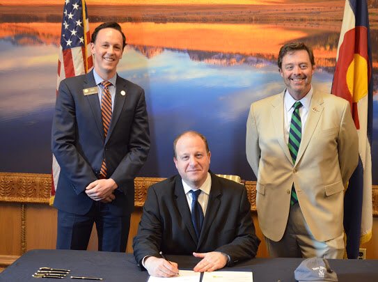 Dylan_RobertsCO's tweet photo. SIGNED INTO LAW! 

“Kevin’s Law” was signed into law by @GovofCO today. This law allows Coloradans access to life-sustaining medication (insulin, inhalers, etc) without a prescription in emergency situations. 

This new law will save lives.

#insulin4all #coleg #copolitcs https://t.co/rxr447F2cA