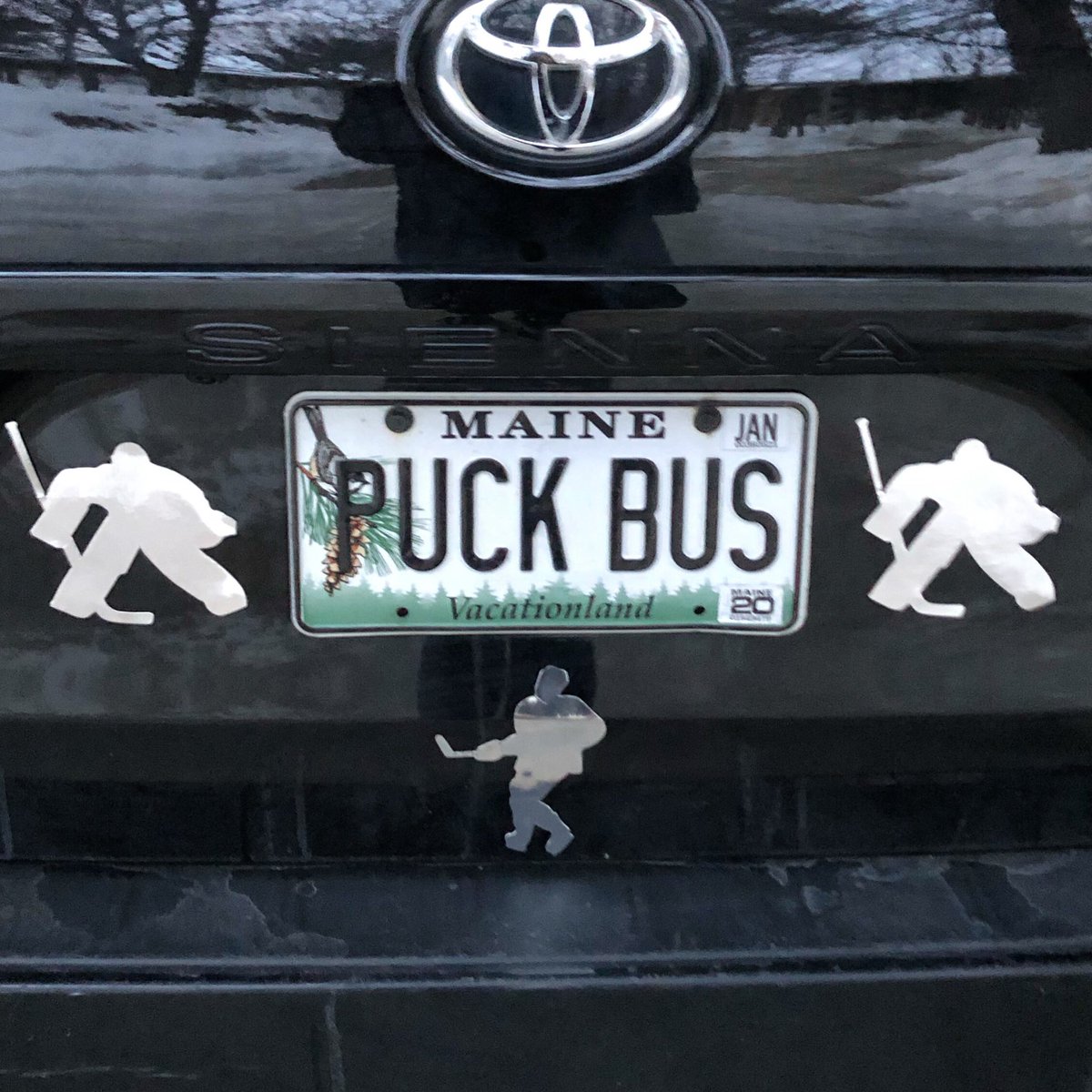 puckbus tweet picture