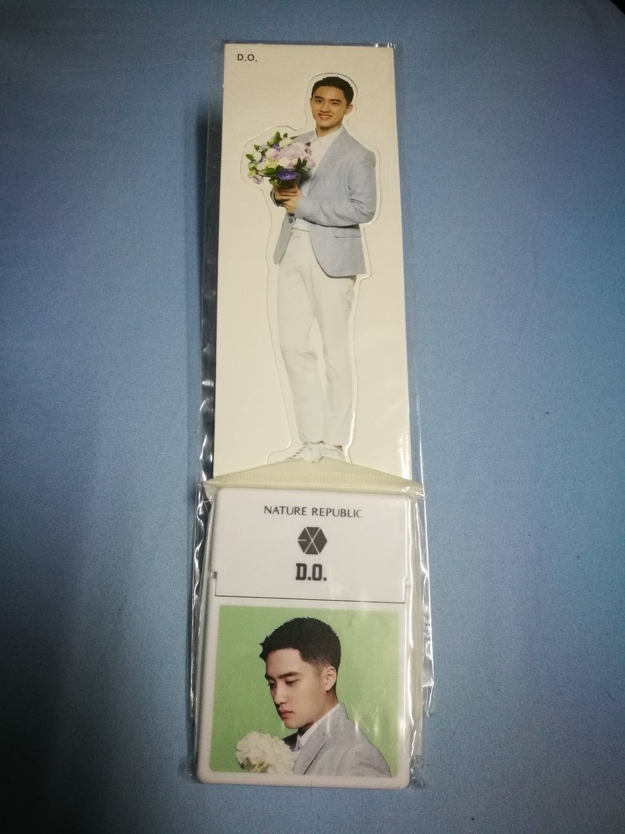 sizzygal's tweet photo. @A0mSiN_nc เผื่อสนใจค่ะ มีกระดาษซับมันขายคู่กับสแตนดี้ Nature Republic 300฿ ถ้ากระดาษซับมันอย่างเดียว 200฿ สนใจทักมาได้ค่ะ เมมเบอร์อื่นก็มีค่ะ #ตลาดนัดEXO #ดีโอ #คยองซู #Kyungsoo #DO #NatureRepublicxExo #7YearsWithDO #EXO_DontMessUpMyTempo #ขายของสะสมexo #7YearswithBAEKDO #HappyKyungsooDay https://t.co/pg2OPisp4f