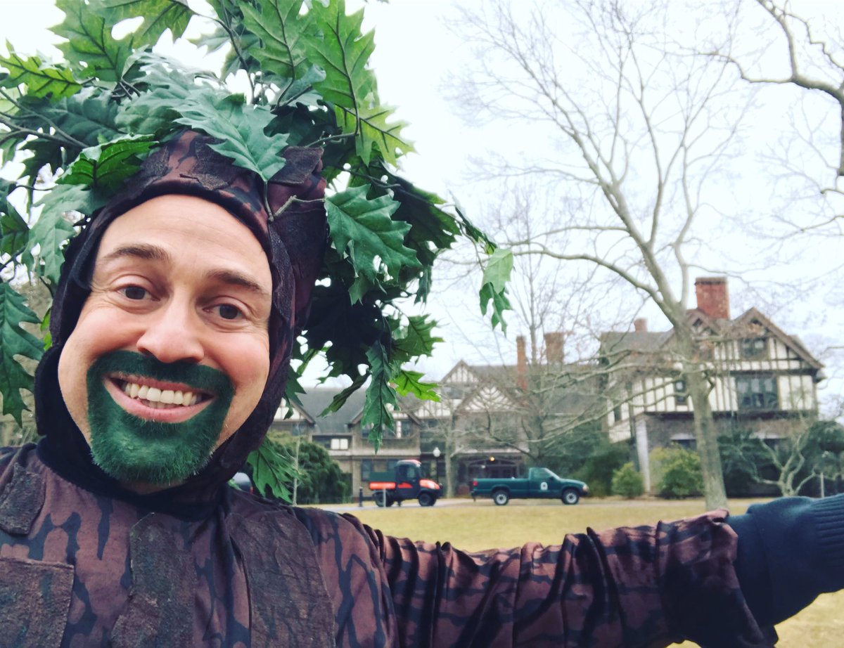 Happy #InternationalForestDay! I spent the day at the Bayard Cutting Arboretum teaching 4th graders the importance of our tress and forests. Hug some trees today, people🌳🌲