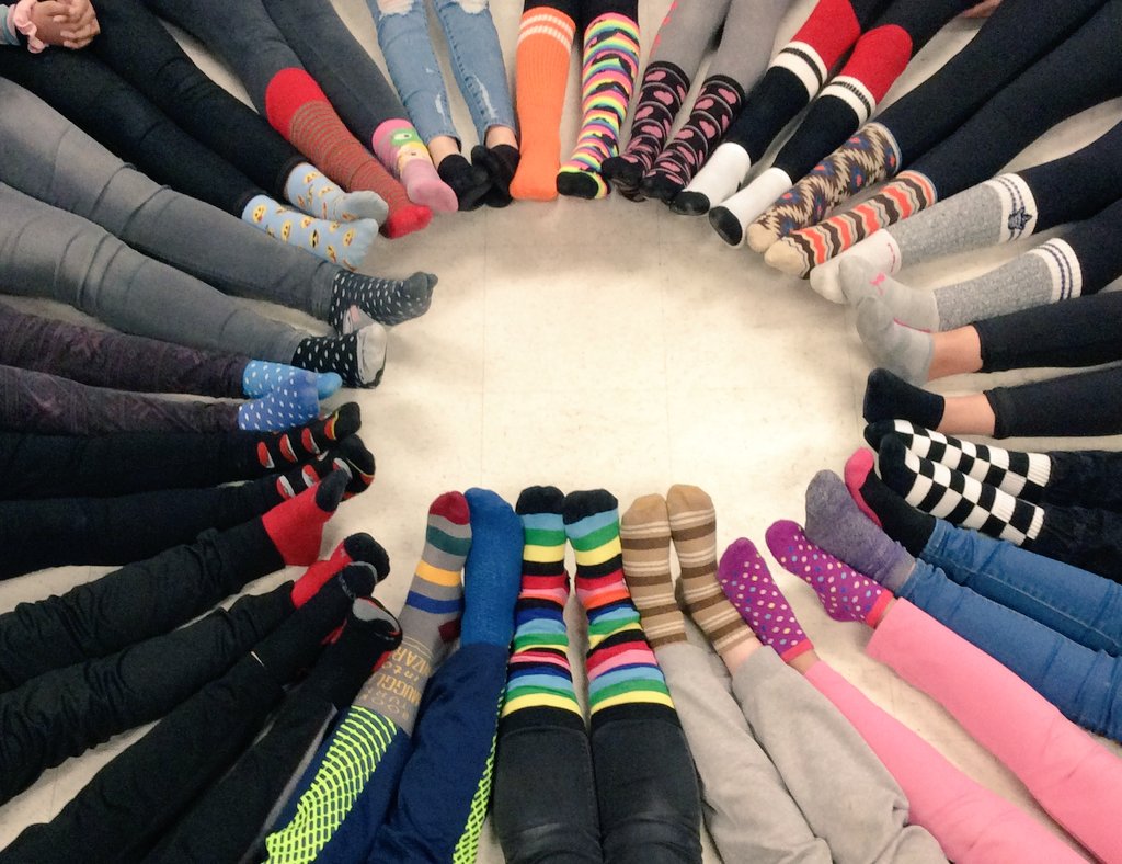 VandermolenWB's tweet photo. Sportin' some socks to do our part to raise awareness and grow some love for @WorldDSDay #WDSD19 @SCDSBequity @WestBayfieldES @SCDSB_Schools #gr7isawesome #KindnessMatters https://t.co/Qh5vVvQZle
