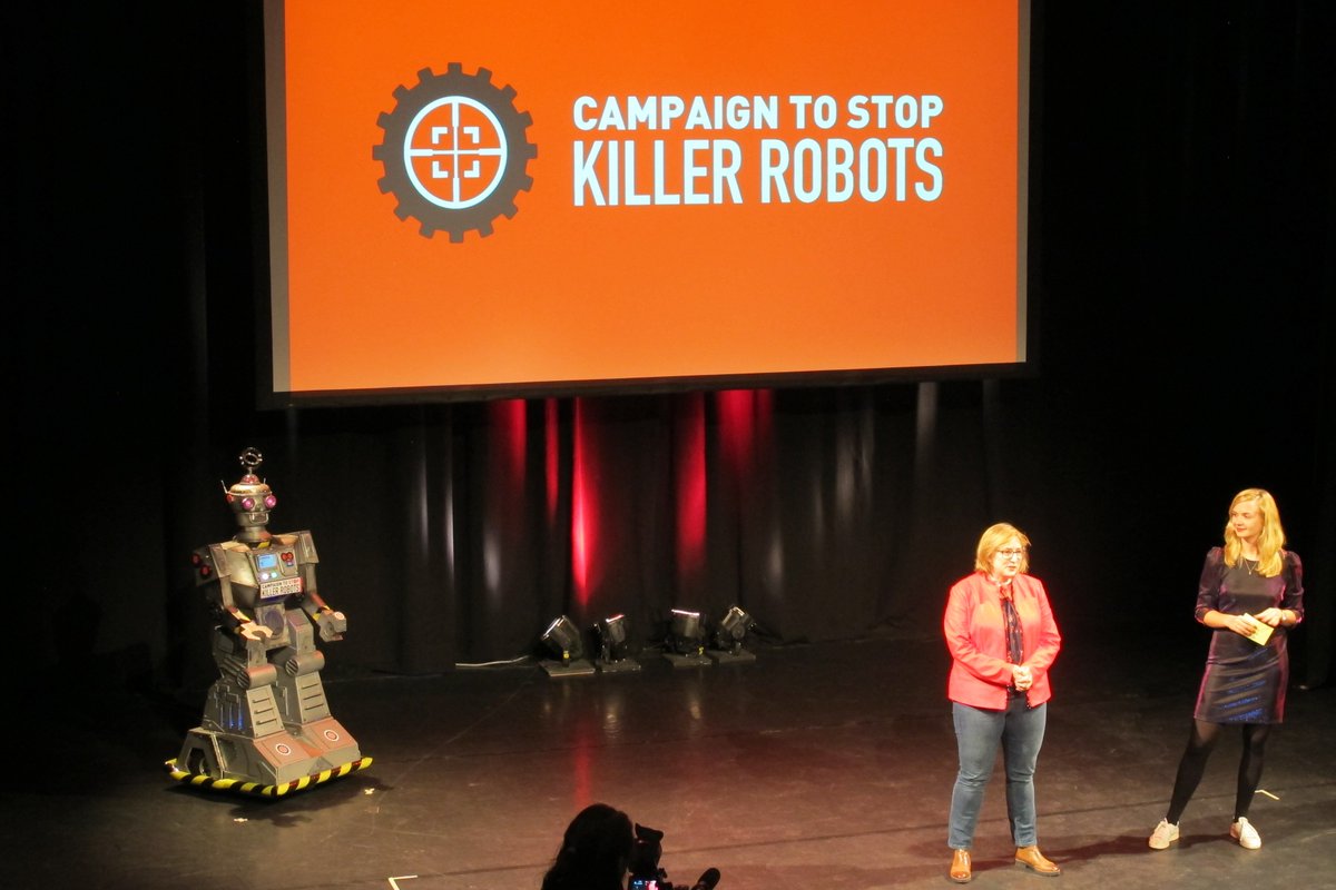 aarjapan's tweet image. キラーロボット反対キャンペーンのベルリンでのイベントの様子です。トークと映像を交互に組みまわせたイベントでした（櫻）。
#KillerRobotsGer @BanKillerRobots