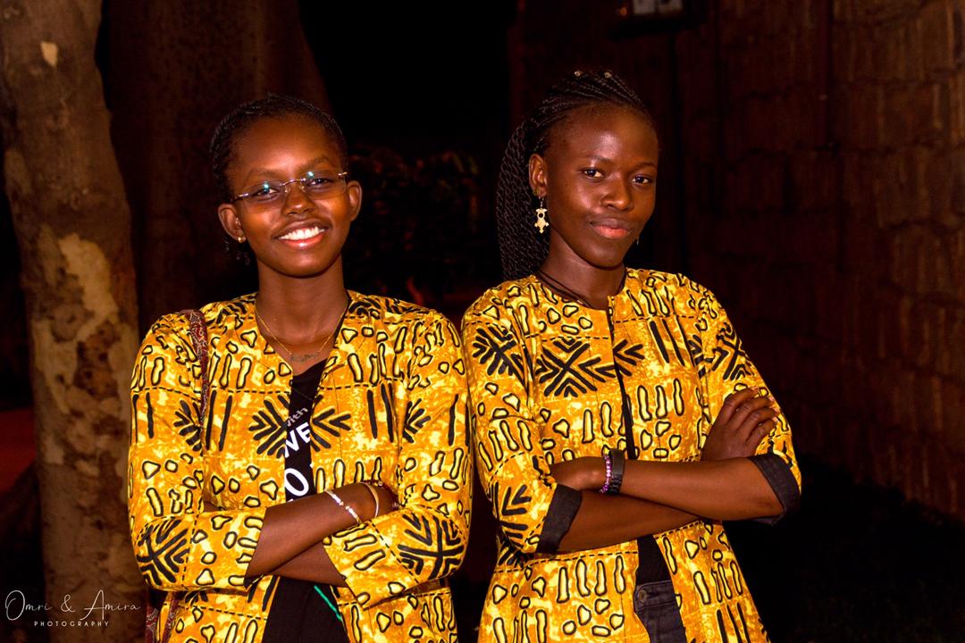 KeitaMally's tweet photo. Le Festival continu toujours et "Maralinké"est encore prévu pour demain à l'institut français du Mali avec tous les autres slameurs internationaux invités 🇲🇱 #FISHMali Entrée:3000F
Heure:21h
Photo by:@nouhbane 😘 https://t.co/C0c28glXhX