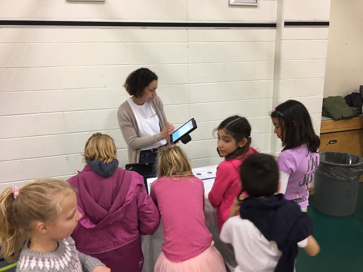 mickleja's tweet image. Thank you to our amazing TVO Ambassador @SoarinGr4 for coming out and supporting SHOJ Family Math Night #MPower #hcdsbmath