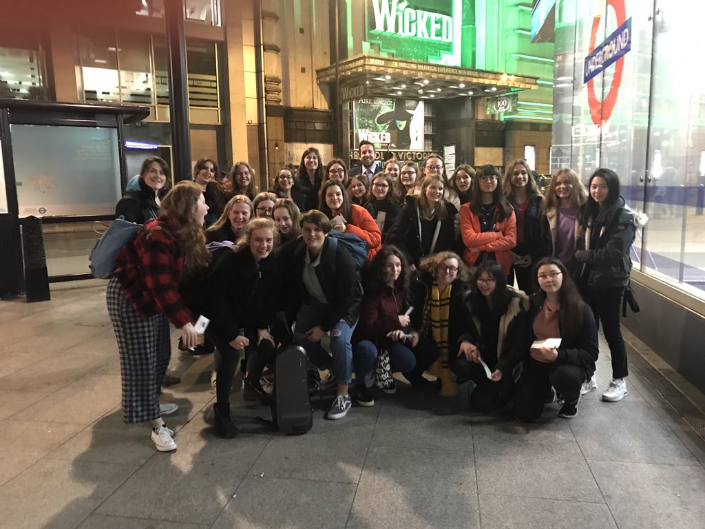 Great trip to <a href="/WickedUK/">Wicked UK</a> with #gcse pupils <a href="/WimbledonHigh/">Wimbledon High</a> @GDST <a href="/Head_WHS/">Fionnuala Kennedy</a>