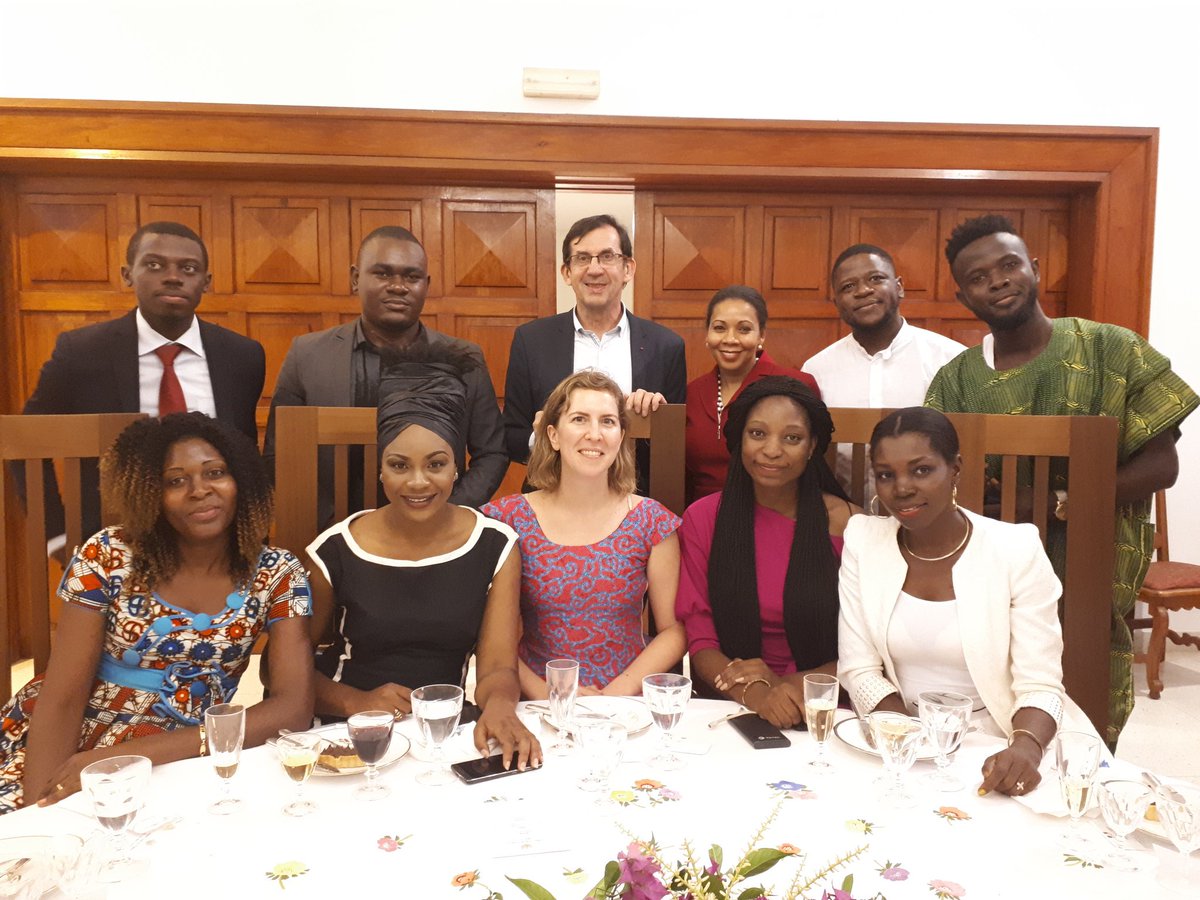 G_Thibault_Fr's tweet photo. Une soirée spéciale pour des invités spéciaux.
Intelligence, créativité et #talent réunis pour #GoodFrance
#GoûtDeFrance #France #Cameroun https://t.co/nicQTrO6PZ