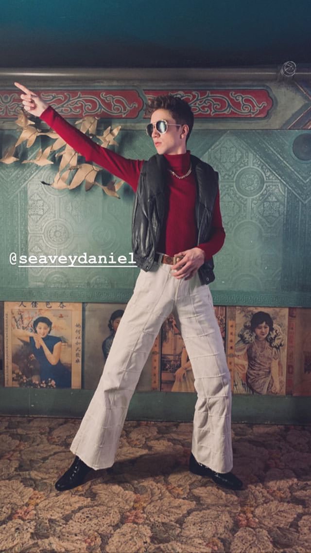 UpdatesWDWMx's tweet photo. Fotos de Daniel y Corbyn vía Instagram stories de el director del video #IDBINTC Jason Koenig. https://t.co/hWHhc1cu9o
