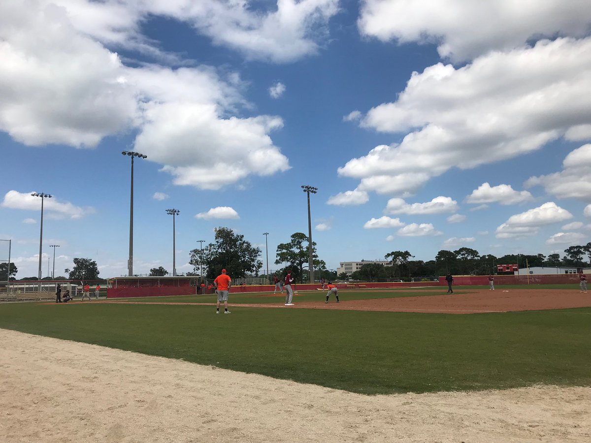 TaftVBaseball's tweet photo. Up at 6:30 for breakfast, 3 hours of practice, a win over Thayer and dinner courtesy of Taft Dad and super fan Michael Kim makes for a great day. Continuing to build toward the season #SpringTraining Ps. Happy Birthday Nolan #WinningPitcher #HappyBirthday https://t.co/xMLEYVCiOL