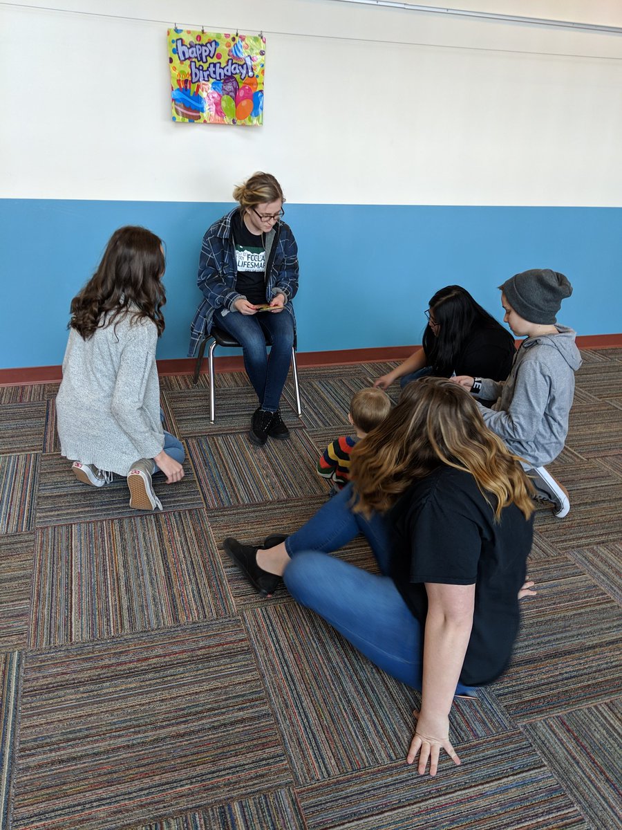MeaseFACS's tweet photo. Colorado team hard at work on the Lithium Battery challenge! #LifeSmarts #wolfpackfacs @LifeSmarts_org  @marygoround82 https://t.co/hDa2jpCrBH