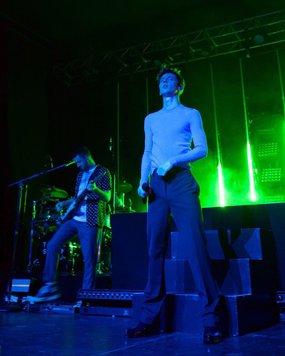 Just like that, the bloom tour is leaving Europe! Don’t even have the words to say an adequate thank you for the last few weeks.  Brb gonna go be really sad for a few days n then next stop: LOLLAPALOOZA ARGENTINA 🇦🇷