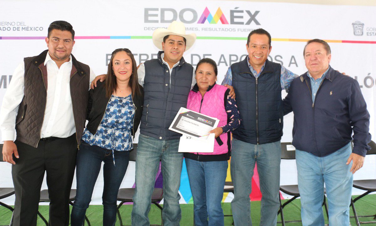 DarioZacariasC's tweet photo. Para atenuar afectaciones de la granizada en #Aculco y por instrucciones del gobernador @alfredodelmazo brindamos apoyo con materiales para la construcción a familias rurales afectadas de Azafrán, Toxhie y Los Gavilanes en este hermoso Pueblo Mágico. 
@JorgeAOsornio https://t.co/gkrCGuEogb