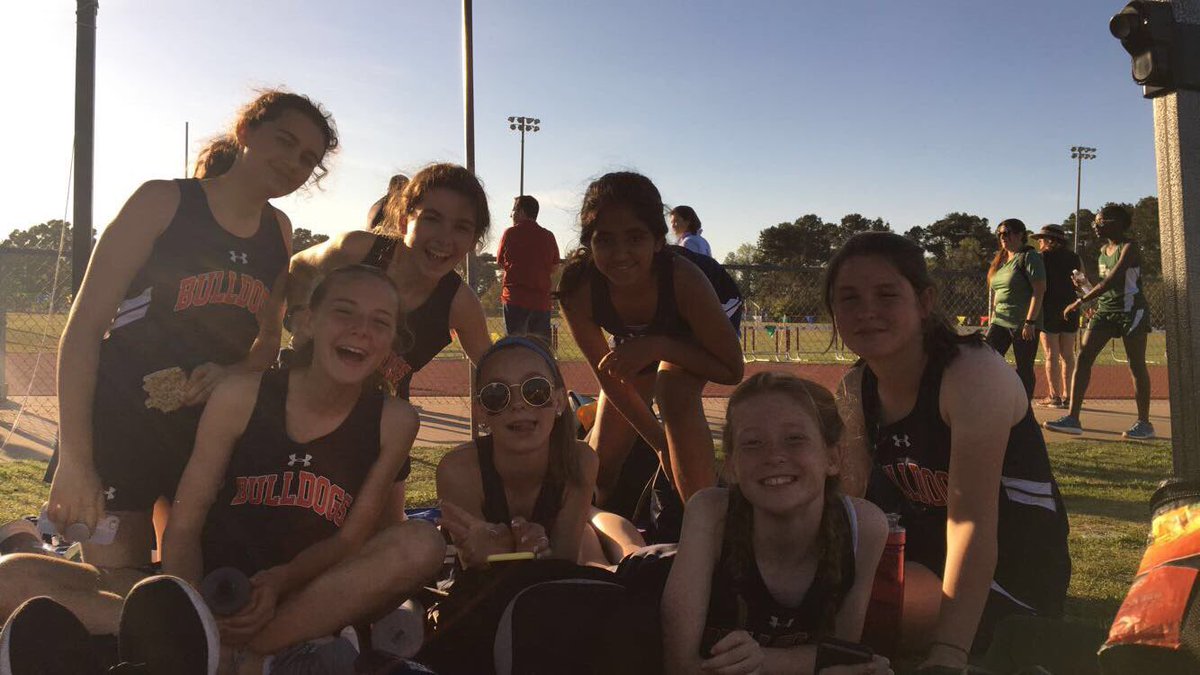BISH_Bulldogs's tweet photo. @BISHouston MS Track & Field Girls #hacked #squaddo #buckethatsrule #bulldogpride #beambicious #bulldogstakeover https://t.co/EcQ40Sow23