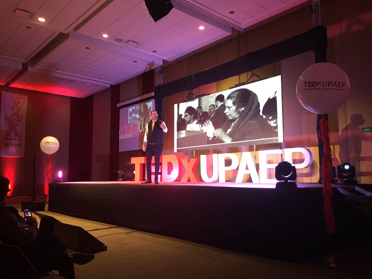 luisfroldan's tweet photo. @danifregoso “pensando que todo siempre se puede, haciendo la diferencia” #DisruptiveKey @TEDxUPAEP #LiderazgoTransformador https://t.co/PXZfmNTJDk