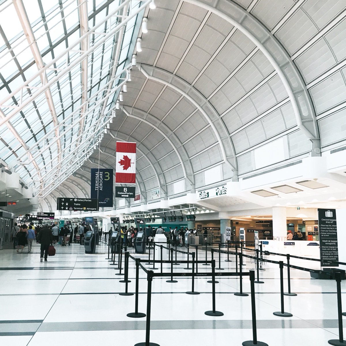 #Aeropuertosdelmundo El Toronto Pearson International Airport es el aeropuerto más grande de Canadá y con mayor tráfico aéreo. Aprovecha el buen tiempo que se acerca y vuela a Canadá con @aeroméxico, que tiene ruta directa Ciudad de México- Toronto.

#RevistaAire #AirexAM
