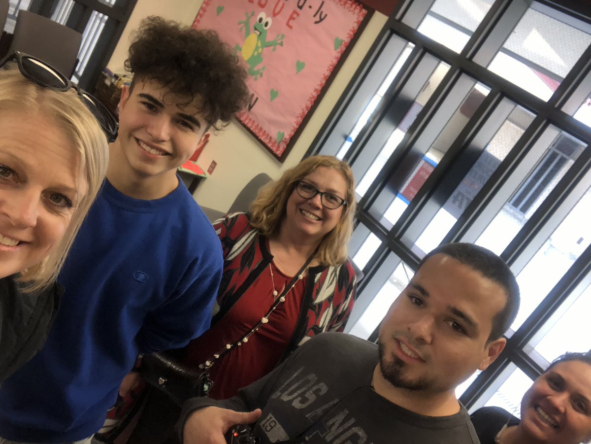 BanyanBulldogs's tweet photo. Shout out to Santino an Alta Loma Brave who has been doing community service with us for AVID! Today he helped all of us get ready for Open House!!! @AltaLomaHigh @ALHSAVID https://t.co/tCjOvkSf1q