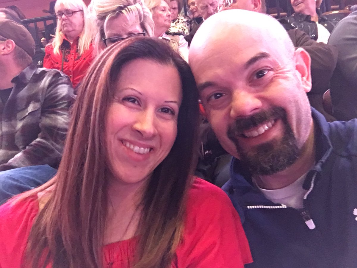 criggins812's tweet photo. #BSHARTFORD date night!! @rigtone @blakeshelton https://t.co/I6bfoS1Ad3