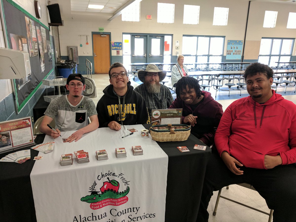 yourchoicefresh's tweet photo. We had a great "Florida Plate Day" celebration at Lake Forest elementary today! @AlachuaF2S @freshfromFL @GET_F2S https://t.co/vtLvo9SNxJ