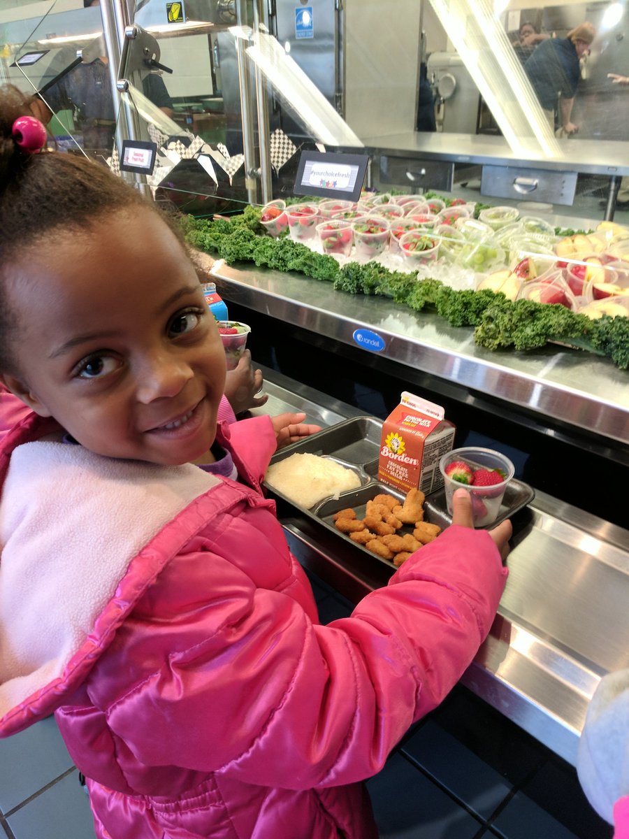 yourchoicefresh's tweet photo. We had a great "Florida Plate Day" celebration at Lake Forest elementary today! @AlachuaF2S @freshfromFL @GET_F2S https://t.co/vtLvo9SNxJ
