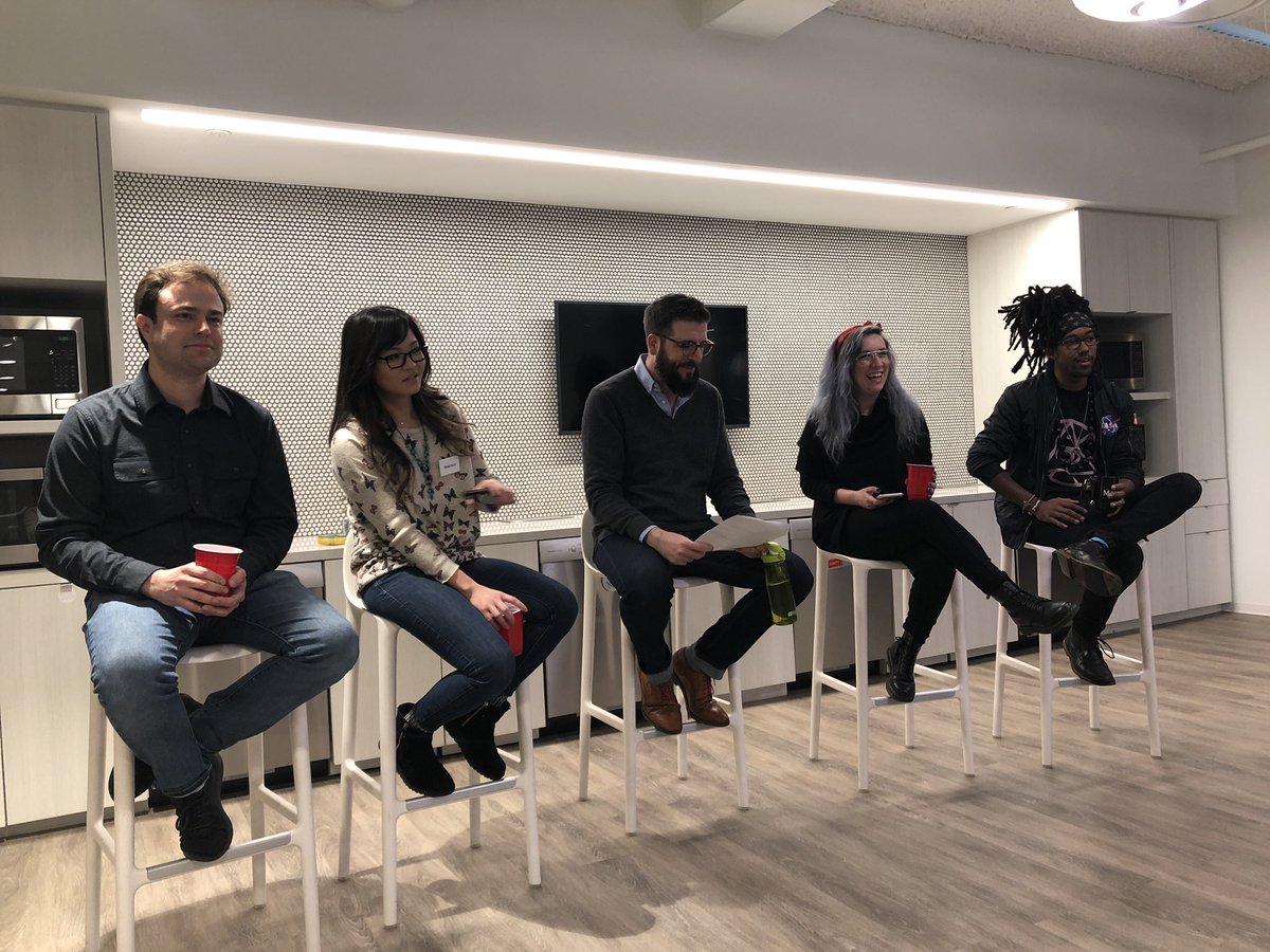KarimaDigital's tweet photo. Hanging out with @refreshdc tonight. Learning from designers in the blockchain space #BlockchainDC #CrazyAboutDesign https://t.co/RF0IJjYGP3