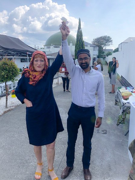FreshEyre's tweet photo. Today on this 1 week anniversary, I stand with you as someone who has lived opposite the #Ponsonby Al-Masjid Mosque for 30 years. We are all New Zealanders and we are standing together with love.ย We will overcome this together with love too. #Christchurch #BeingYou #BeingUs https://t.co/0iwHqJkhd0
