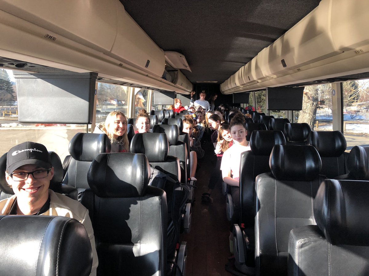 rdsfaaachiefs's tweet photo. One final ice time and now the team is headed North to set up camp in St. Albert for @2019Female. #ChiefsREnroute #Girlsonthebus2K19 #FearTheChiefs #UnitedInRed #4to1 #Believe https://t.co/xbFjCLjgTp
