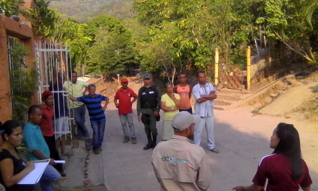 Minec_Anz's tweet photo. El equipo @Minec_Anz y @InparquesAnz visitó  la comunidad La Caraqueña de Guanta para abordar ilícitos ambientales y  resguardo de la Zona Protectora del Turimiquire #21Mar #DiaForestalMundial #DiaInternacionaldelosBosques   @MiEcosocialismo @HeryckRangel @kahomsi https://t.co/tBvxPEKiLc