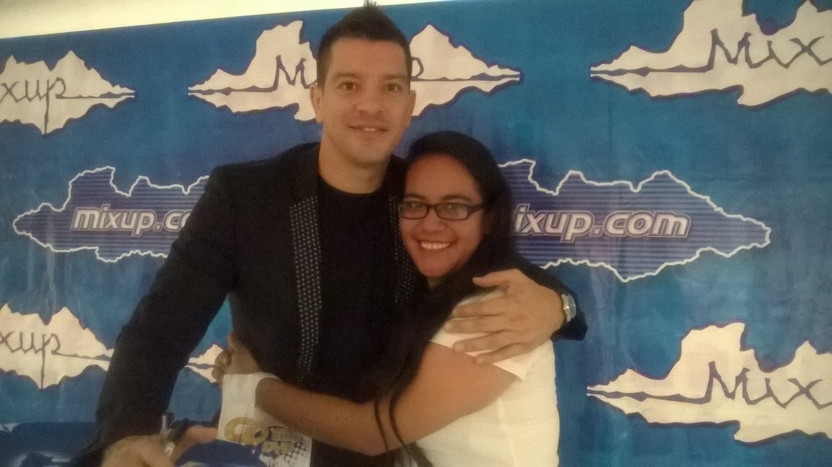 lauracruzaranda's tweet photo. Mis mejores deseos  @yahirmusic  te mando un fuerte abrazo tqm #amormiodemi <3  #FelizCumpleYahir https://t.co/V1bJ5X1BSc