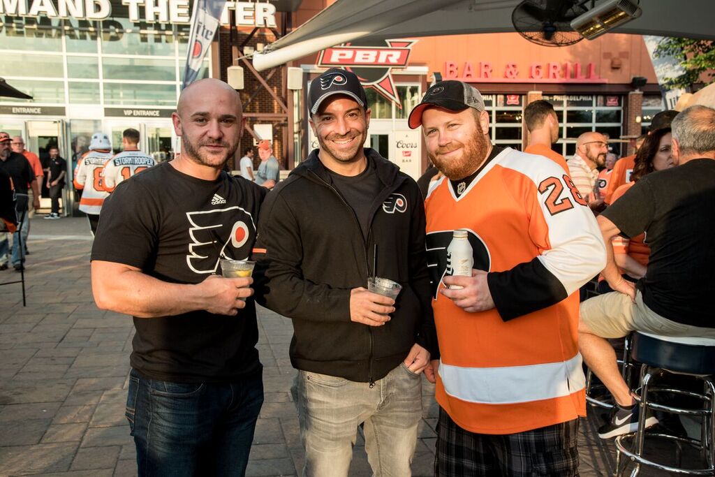 stateside_live's tweet image. Our @NHLFlyers ticket giveaway sweepstakes ends TOMORROW at noon! Don't miss out on a chance to WIN 2 tickets to Saturday's game, a $200 #XfinityLive gift card and FREE parking! Sign up &amp;amp; enter to win here: ow.ly/5DA350nMMdF