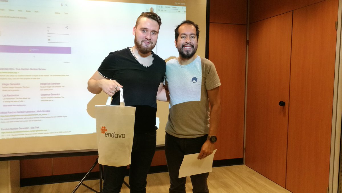 bairesweb's tweet photo. ¡No podíamos cerrar nuestro segundo meetup sin regalos! Gracias a todos por participar y a  @endava por el sponsor 🎉🎁🎊 https://t.co/wWQcEXDyJS