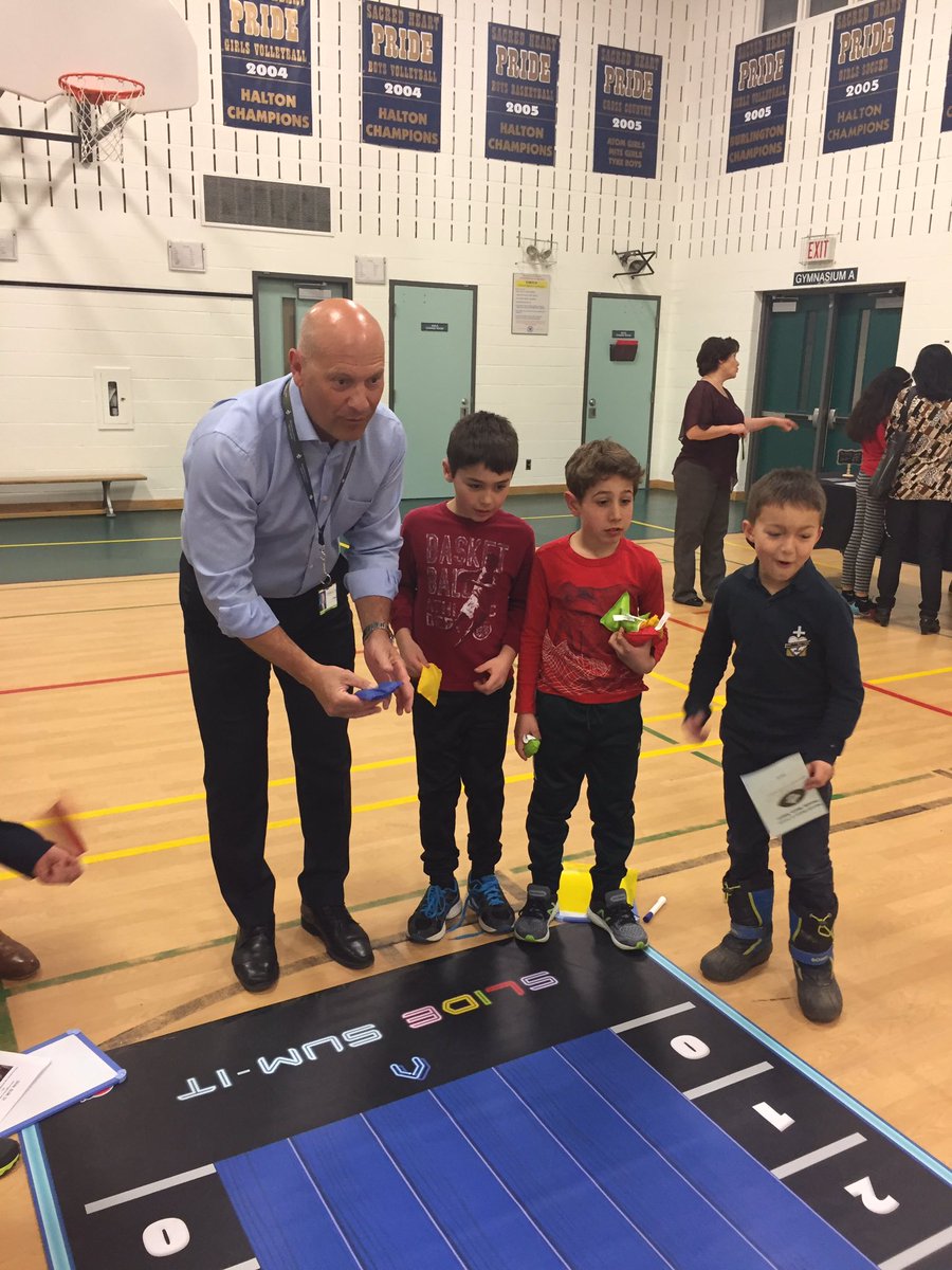 MsCraig_Bernard's tweet image. Thank you to @SHOJ_HCDSB for hosting a very engaging Math Night and providing delicious snacks through the salad bar Program.