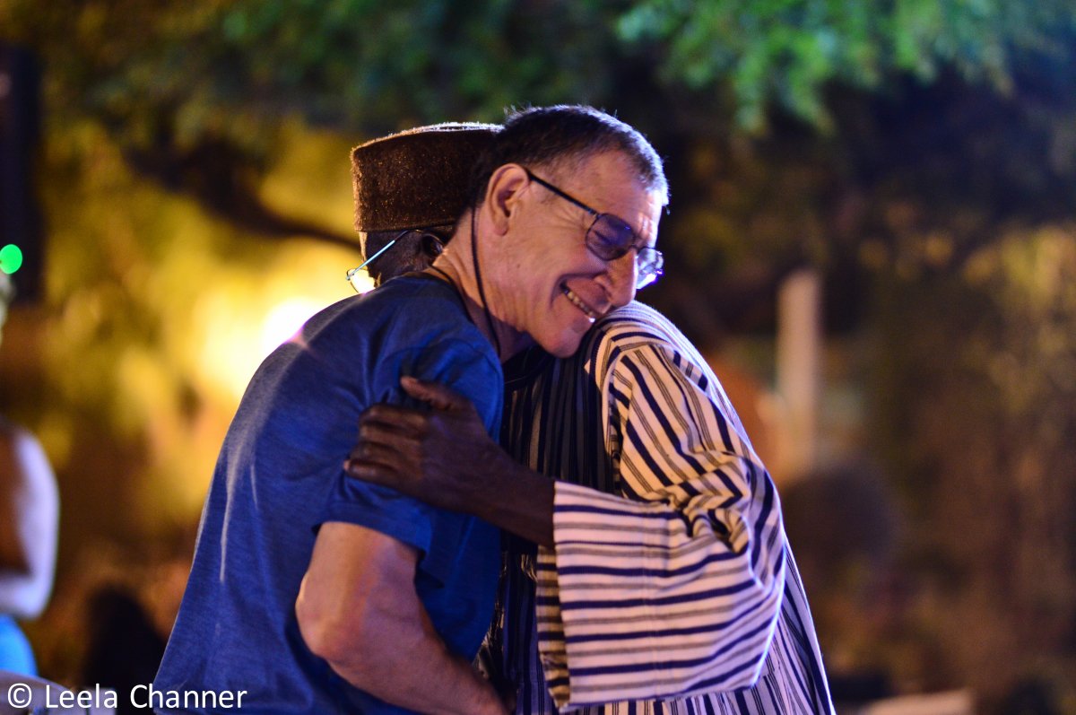 EverGreeningA's tweet photo. Healthy #forests healthy people. 🌿 Today we celebrate our ongoing work #regreening land globally through #sustainable #agroforestry.

We love this photo of @rinaudo_tony at @BeatingFamine joining forces in that goal.

#IntlForestDay 
https://t.co/ThpCwkqWAi https://t.co/EcKjsAs5dD