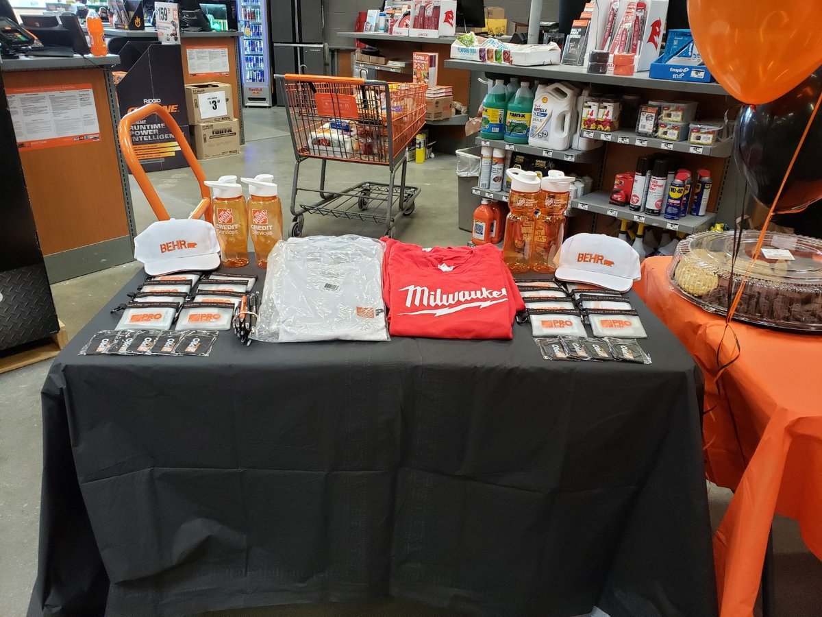 HDQuincy2670's tweet photo. So how did your pro event go? Darryl (pro DS) as always made it a party! Great work Darryl, thanks for all you do! #KnowYourPros @lisa_lisadow @bob_lundy https://t.co/lNEafZmihu