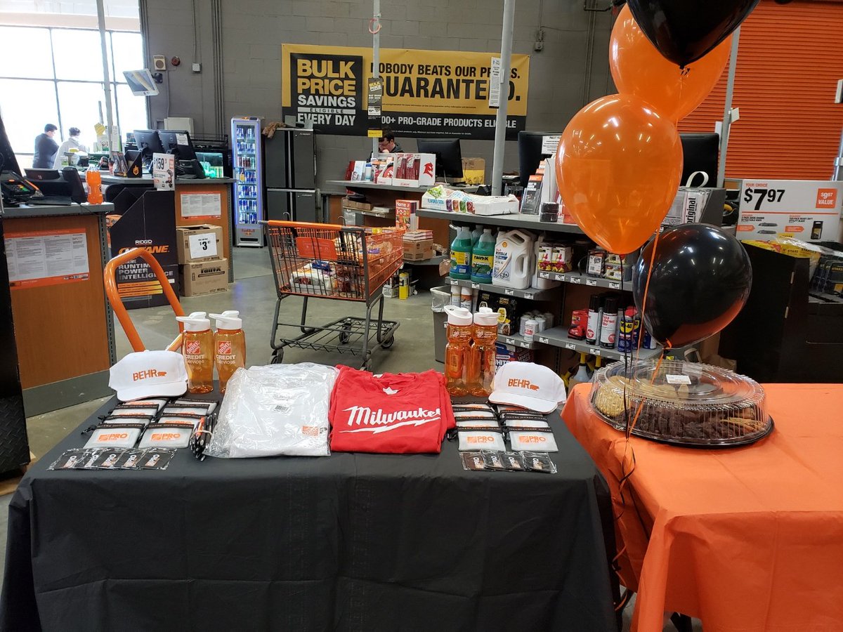 HDQuincy2670's tweet photo. So how did your pro event go? Darryl (pro DS) as always made it a party! Great work Darryl, thanks for all you do! #KnowYourPros @lisa_lisadow @bob_lundy https://t.co/lNEafZmihu