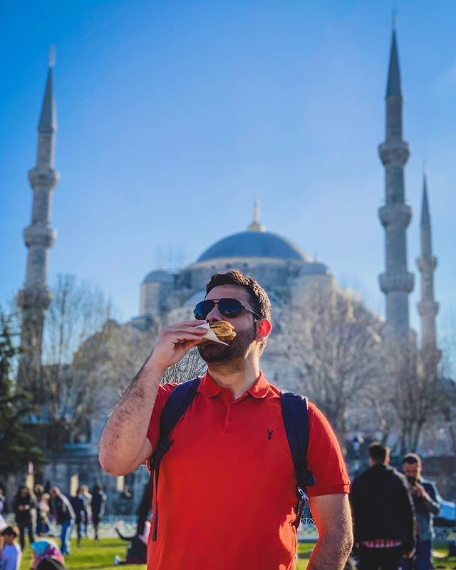FabMeetsWorld_'s tweet photo. What you see behind me is the Blue Mosque in #Istanbul, which was sadly one of the *underwhelming* parts of Istanbul for me. Maybe it was overhyped, maybe the construction work spoilt the view or maybe I didn't know how to appreciate it, but I couldn't h… https://t.co/PsFEiAWIc8 https://t.co/6LF9PUdH6u