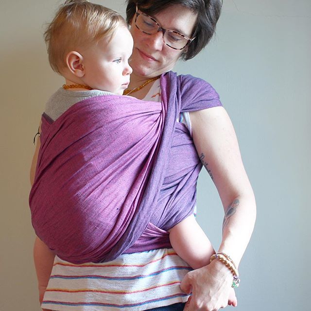 casualcontrast's tweet photo. You guys seem to have loved my IGTV video featuring a FWCC! What other carries would you like to see us do?!✨Woven Wrap is from @soulslingsusa - 100% Linen in Sangria! So fantastic. I talk all about it in my latest IGTV video!✨ #soulslings #soulusa #… https://t.co/UoAbuknFf4 https://t.co/DVvw8SOKG3