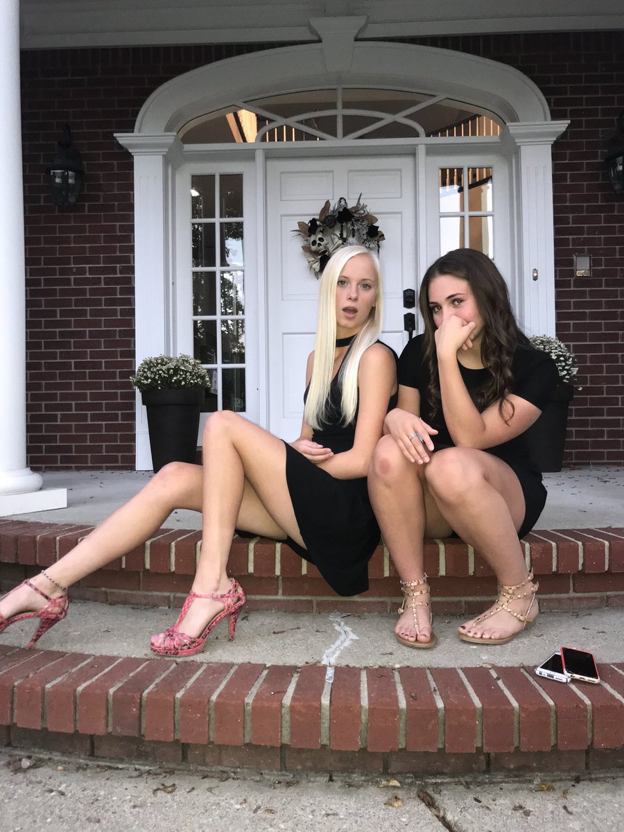 PearlmanAlly's tweet photo. Happy birthday chloe!! Love you so much &amp; hope you had a great day!:)) Thx for all the great memories cant wait to make many more😘 @chloeesch22 https://t.co/lYotajBWSN