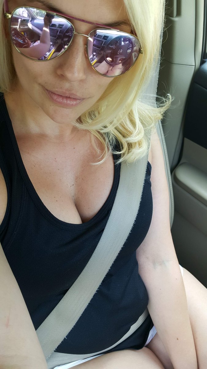 America85Jenny's tweet photo. If you’re on @Instagram follow me at @JennyAmerica18 😘 

#JennyAmerica https://t.co/wtgmgyaeca