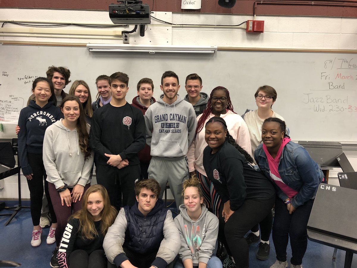 senoratraub's tweet photo. Rotary Interact Club is in full force getting organized for our Youth Against Opioid Addiction panel on April 29th at CHS @CHSctprincipal #rotaryclub #rotaryinteract https://t.co/xgLeGil6Aj