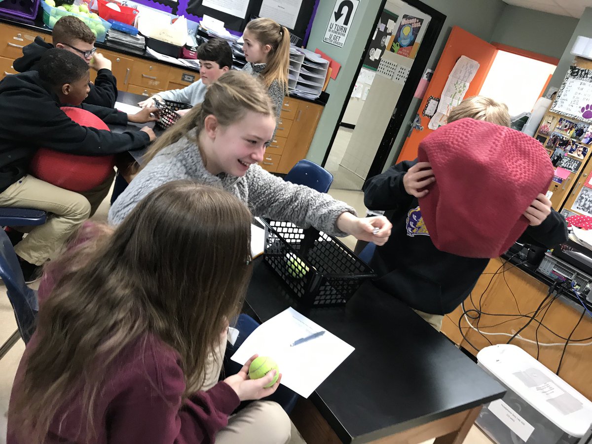 MMS_Panthers's tweet photo. Exploring relationships in 6th grade science #Models #SunMoonEarth #ProportionalRelationships #PantherPride #GreatDay2BAPanther https://t.co/2zJXPHcQYQ