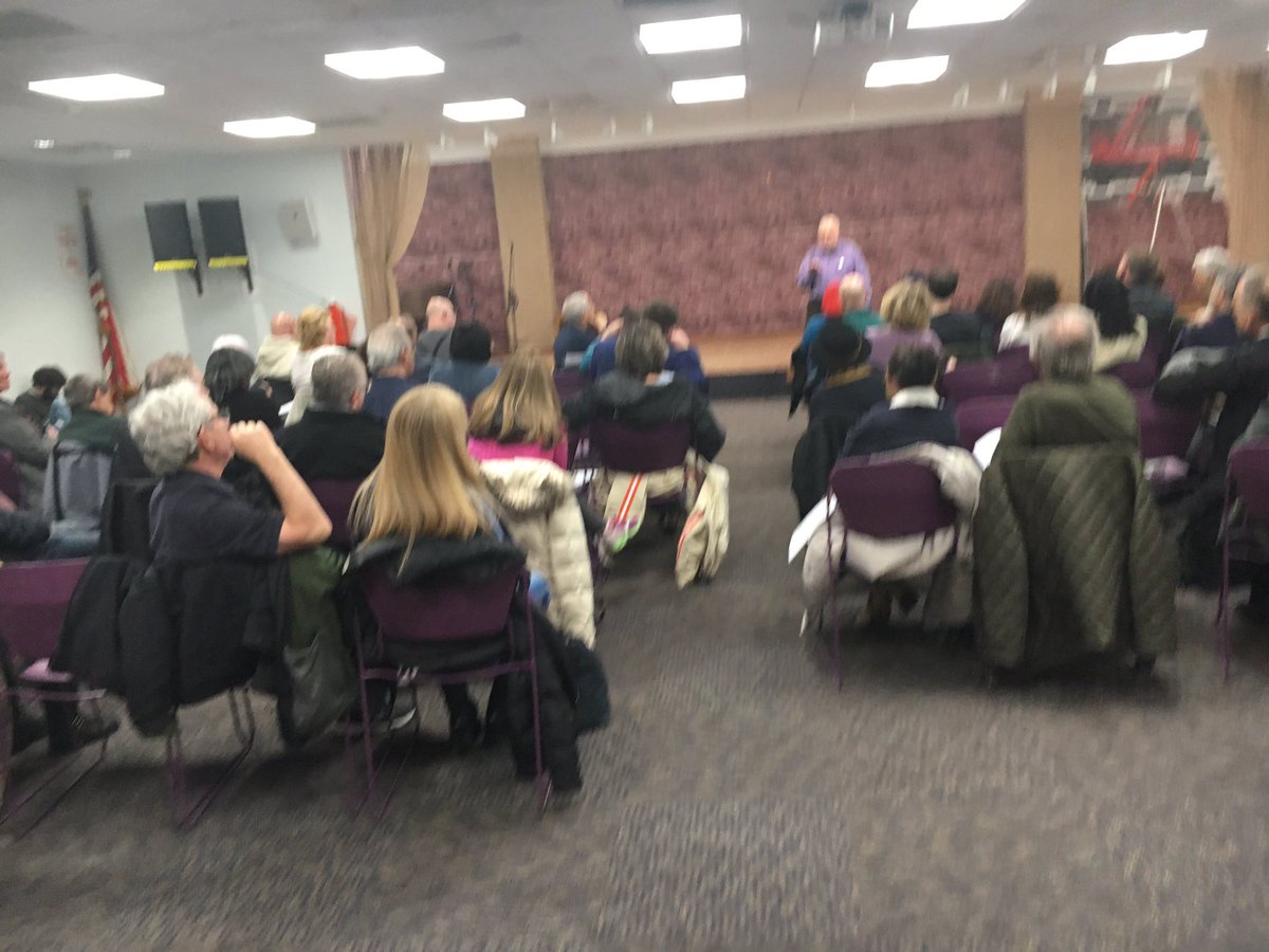 nychange's tweet photo. A full house of tenants calling on @toddkaminsky to pass #UniversalRentControl in Long Beach #TenantThursday https://t.co/qmHa1BJzlb
