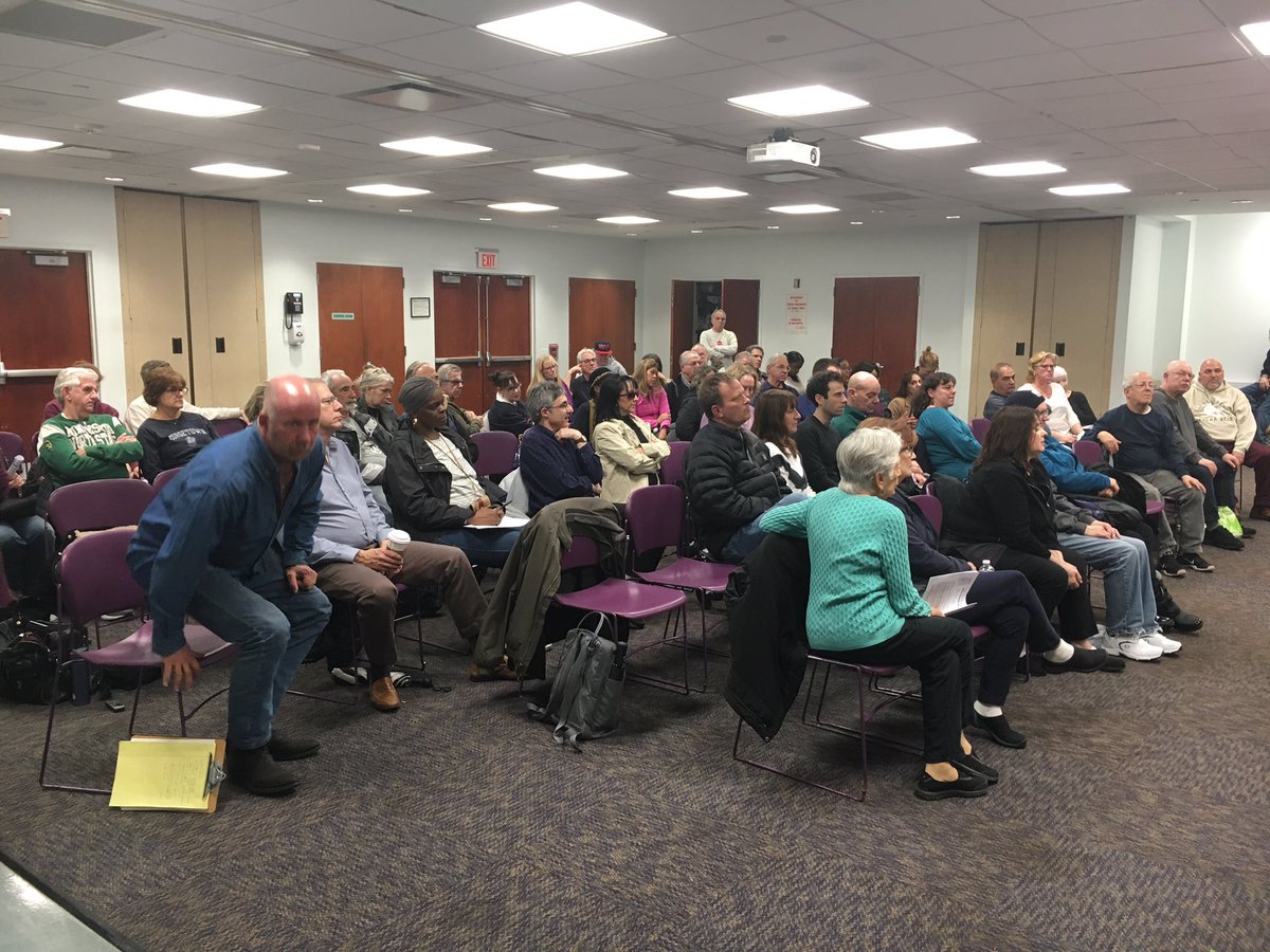 nychange's tweet photo. A full house of tenants calling on @toddkaminsky to pass #UniversalRentControl in Long Beach #TenantThursday https://t.co/qmHa1BJzlb
