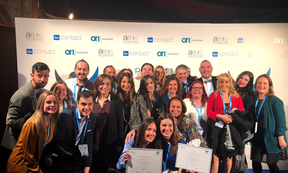 Cris91532661's tweet photo. #PremiosFortius2018 #AXA orgullos@s de ser finalistas https://t.co/m889ILFhjI