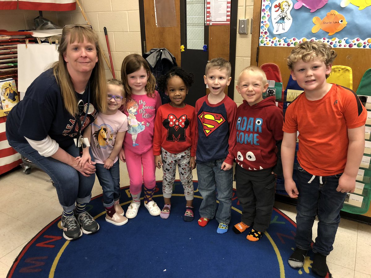 tlynch912's tweet photo. HMES rocking their socks!  @HeardMixon @Ramsey_BrookeN  #NCSSBeTheBest https://t.co/SBVBI6gLdU